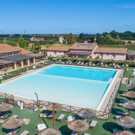 Fattoria Palazzeta - Pet & Family Friendly Aparthotel Cecina  Buitenkant foto