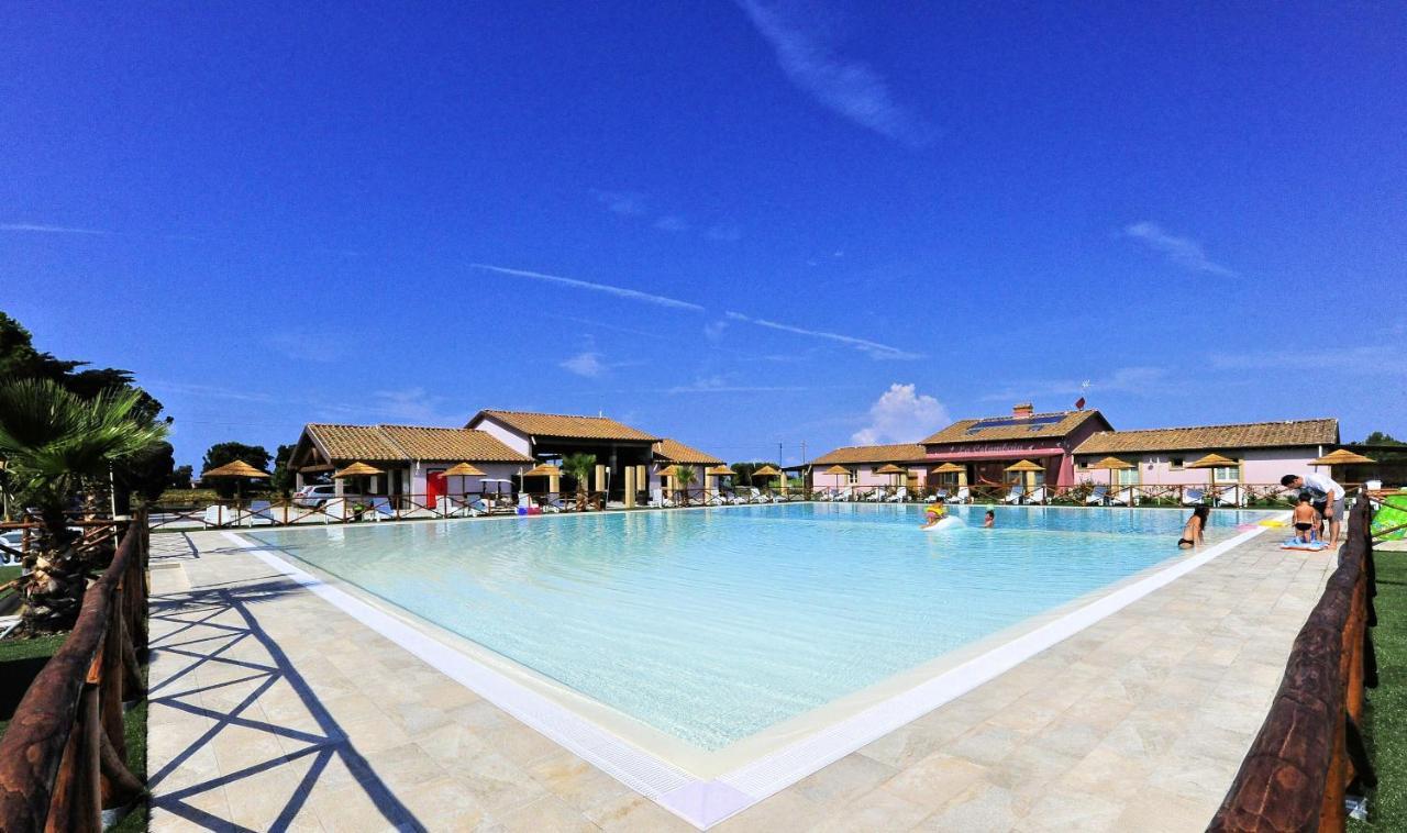 Fattoria Palazzeta - Pet & Family Friendly Aparthotel Cecina  Buitenkant foto