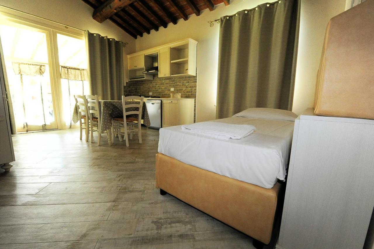 Fattoria Palazzeta - Pet & Family Friendly Aparthotel Cecina  Buitenkant foto