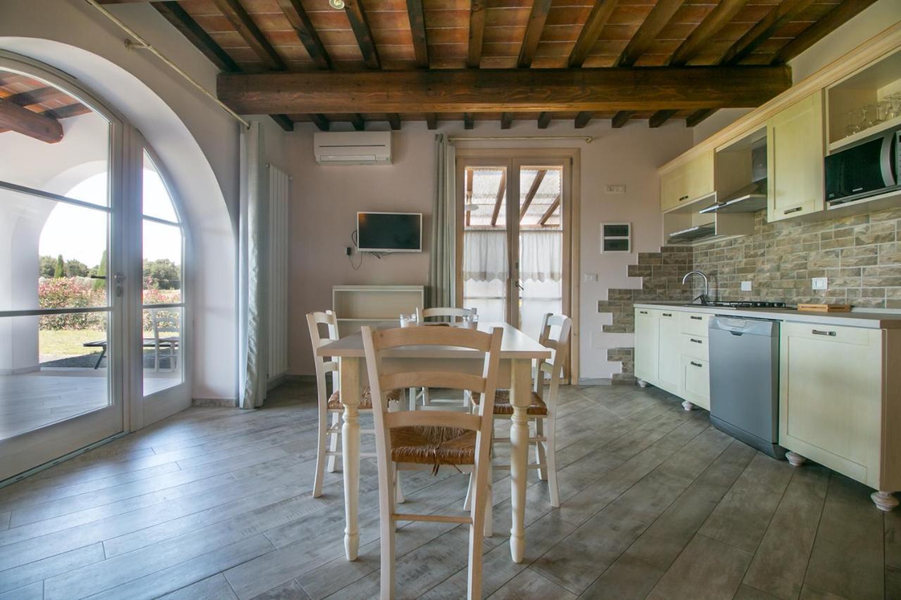 Fattoria Palazzeta - Pet & Family Friendly Aparthotel Cecina  Buitenkant foto