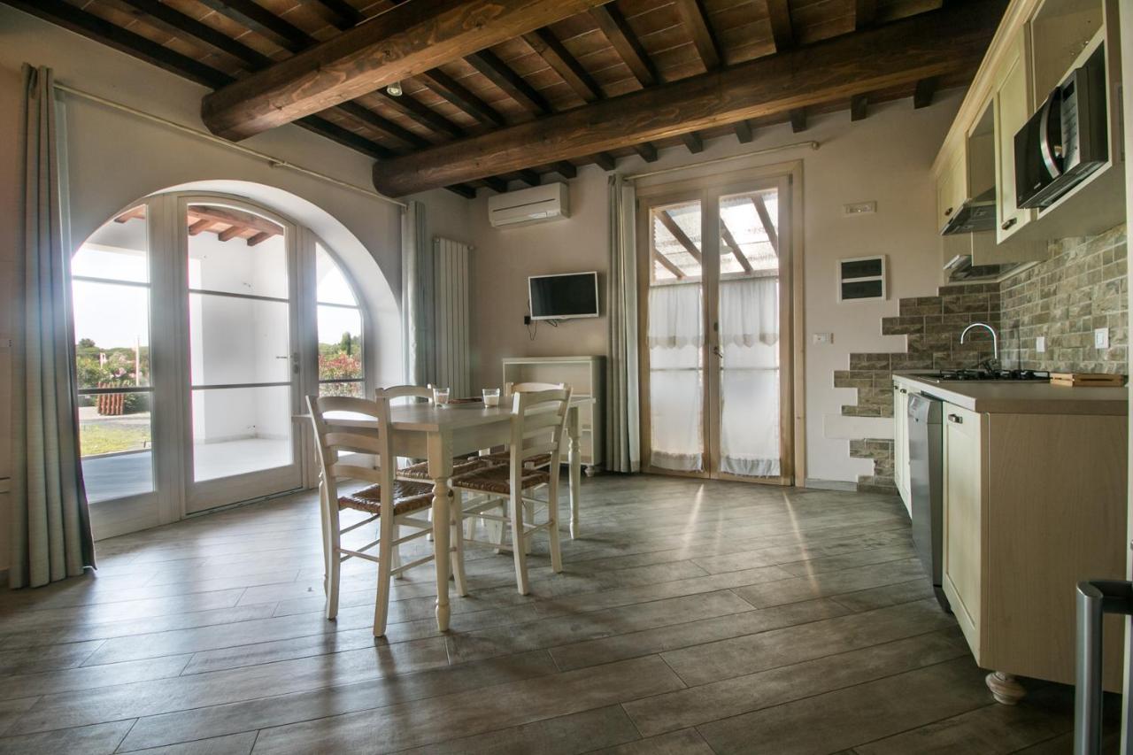 Fattoria Palazzeta - Pet & Family Friendly Aparthotel Cecina  Buitenkant foto
