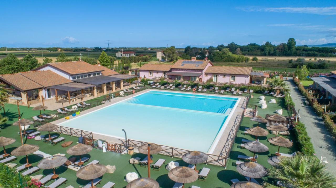 Fattoria Palazzeta - Pet & Family Friendly Aparthotel Cecina  Buitenkant foto