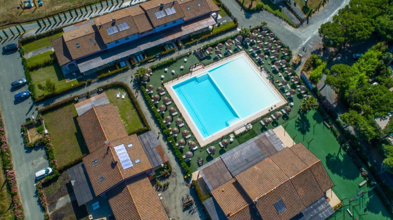 Fattoria Palazzeta - Pet & Family Friendly Aparthotel Cecina  Buitenkant foto