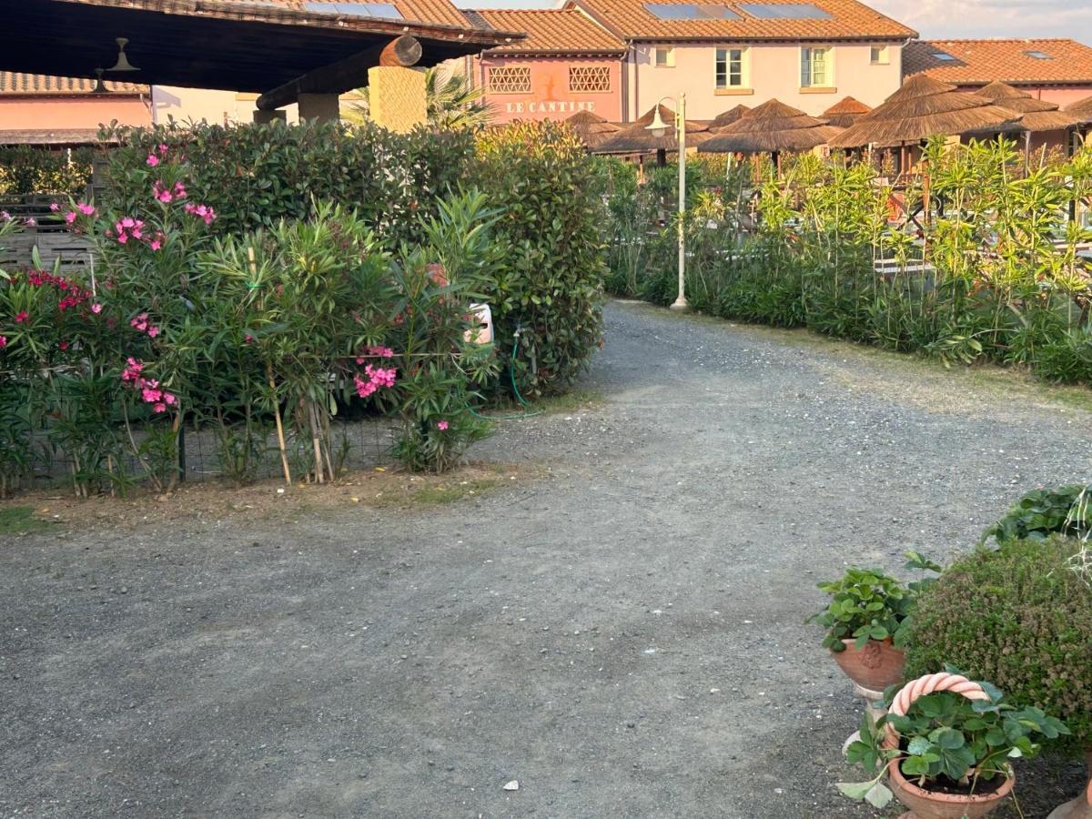 Fattoria Palazzeta - Pet & Family Friendly Aparthotel Cecina  Buitenkant foto