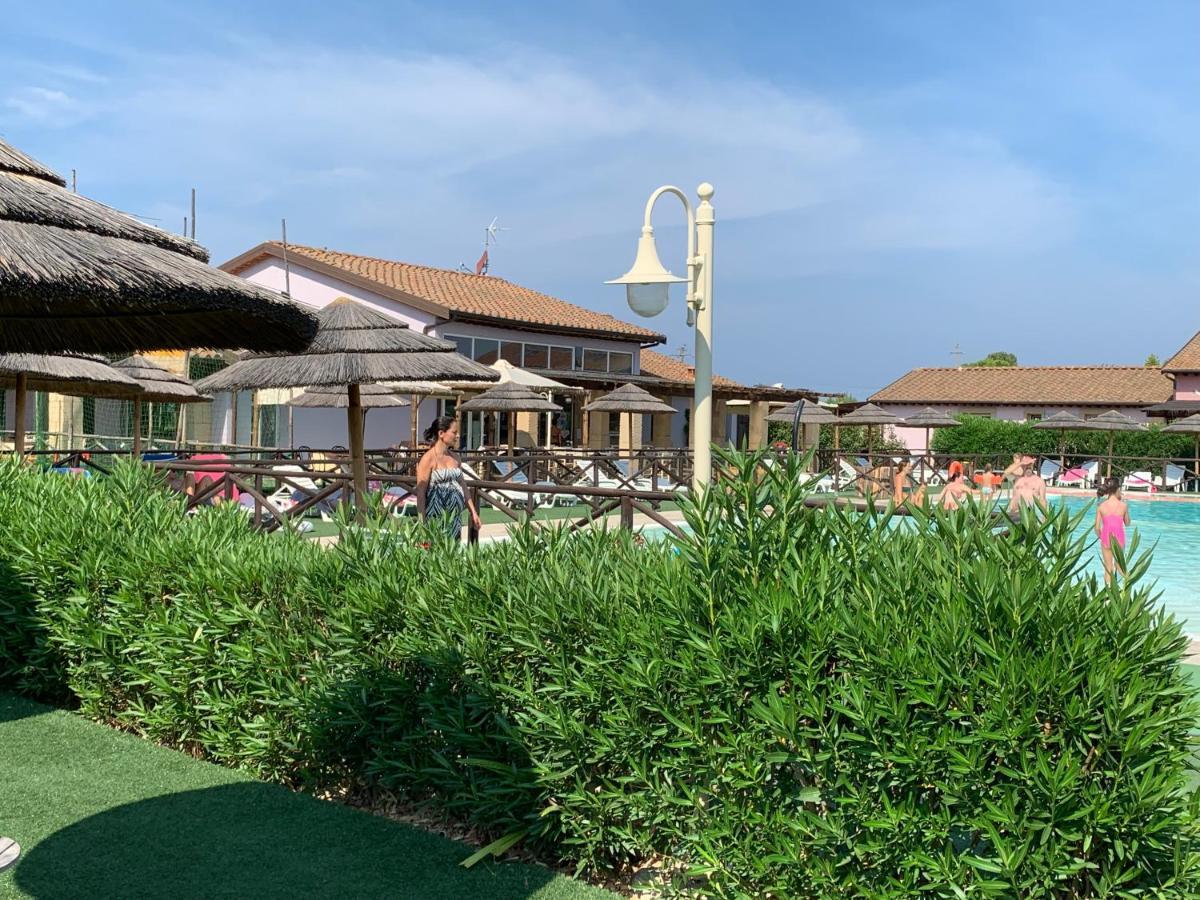 Fattoria Palazzeta - Pet & Family Friendly Aparthotel Cecina  Buitenkant foto